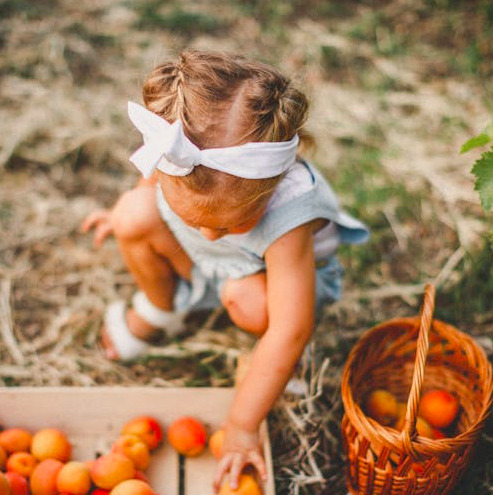 Comment se manifestent les allergies aux fruits chez le bébé ?